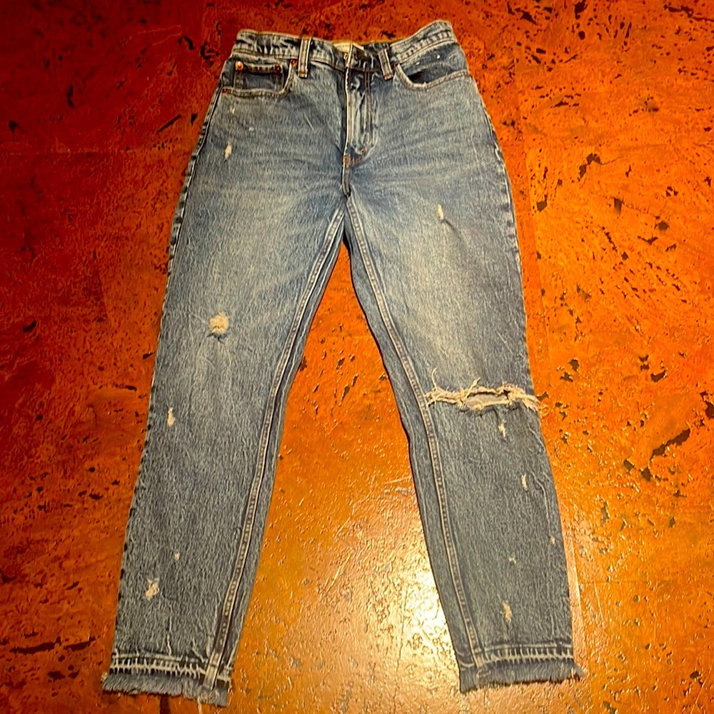 High waisted size 25 Abercrombie mom jeans